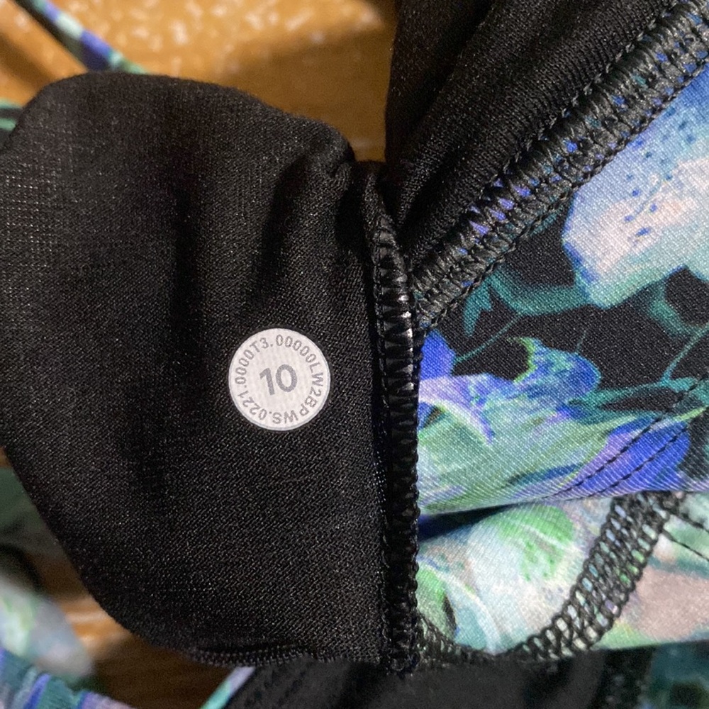 Lululemon Energy Bra Long Line - Picture 6 of 6